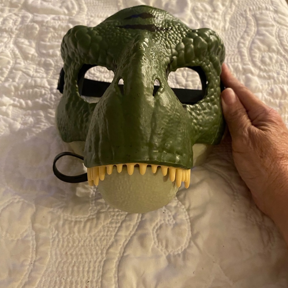 Jurassic World Tyrannosaurus Rex Mask - Jaw Moves